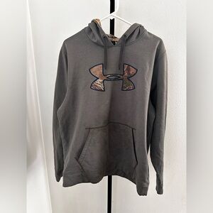 Under armour size large camo sweater
